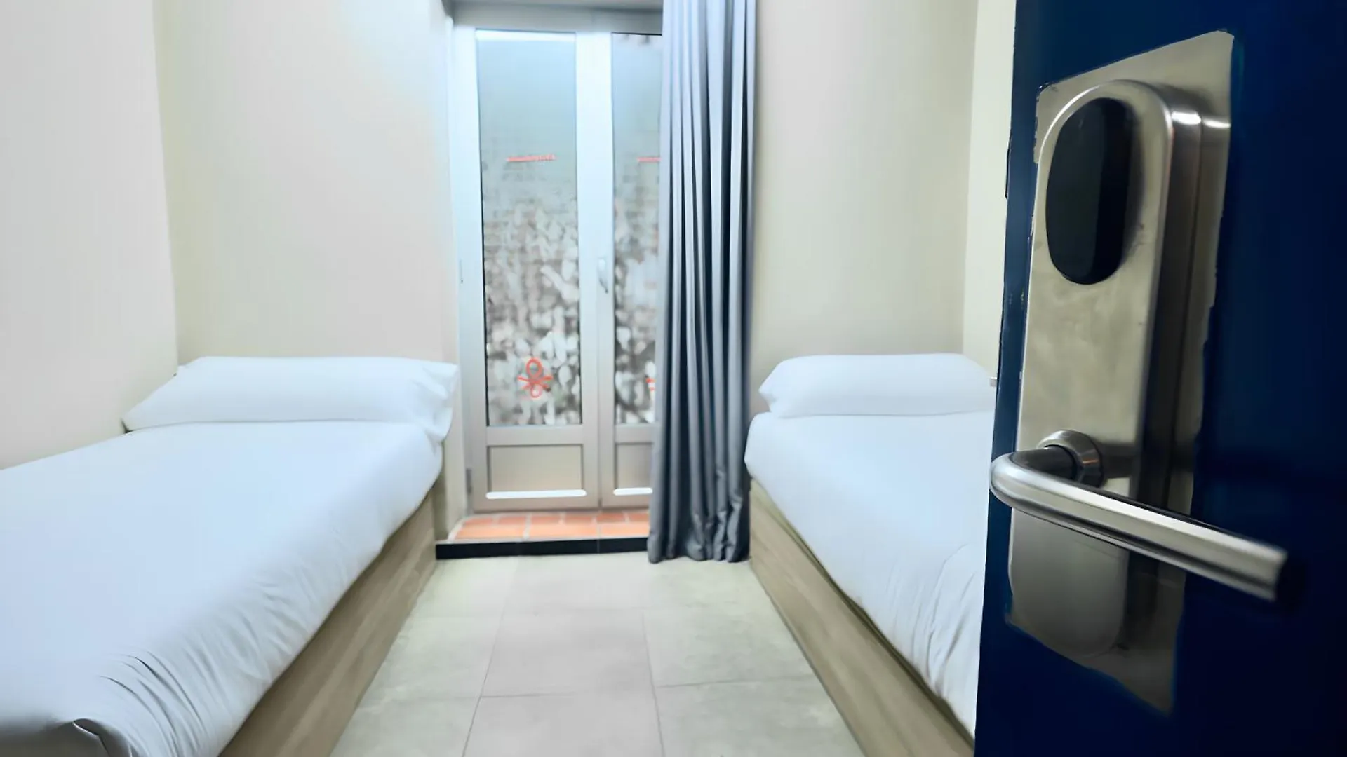 Ideal Youth Hostel Barcelona