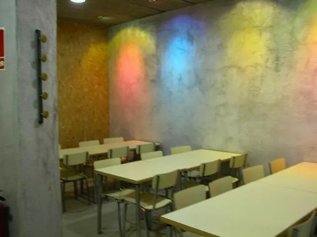 Ideal Youth Hostel Barcelona España